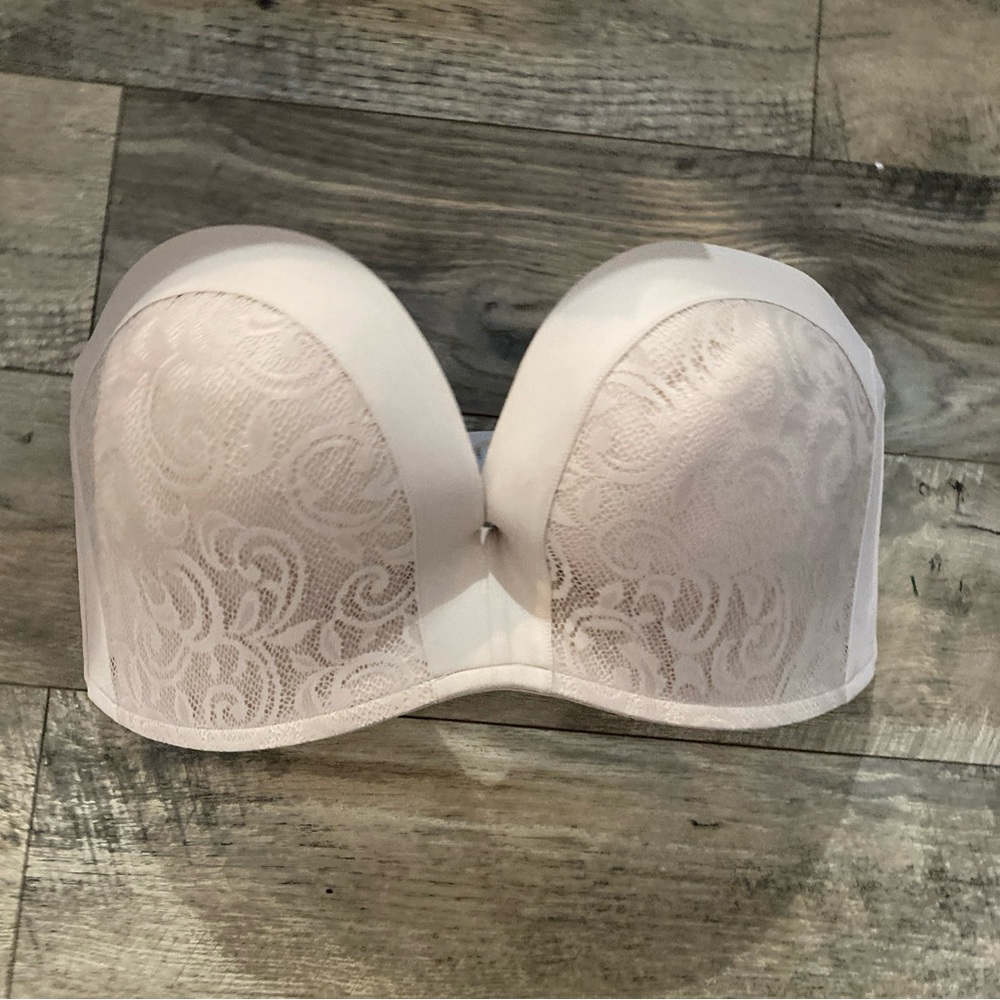 Delimira Lace Strapless Bra